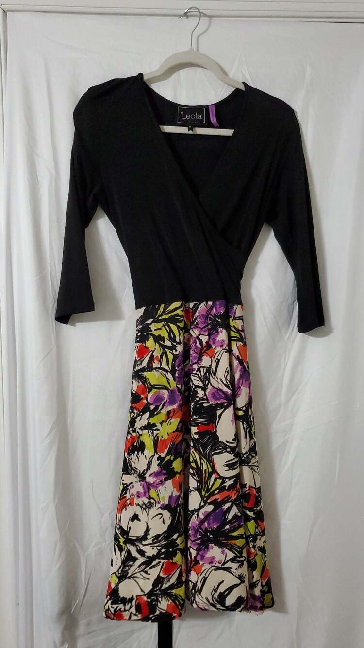 Leota High Modern Black Wrap Top Floral Skirt 3/4 Sleeve Dress Size M